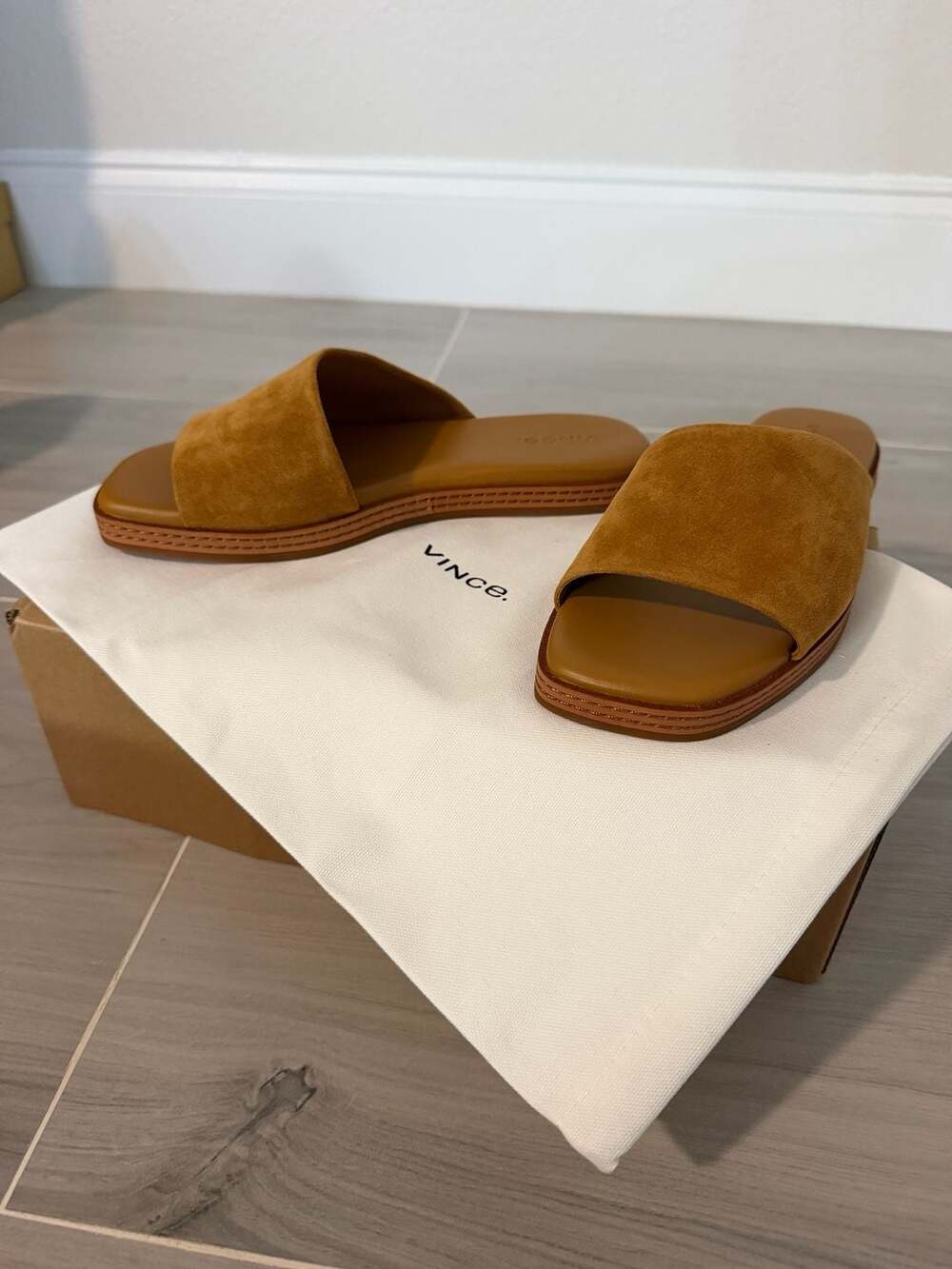 Vince Canella Mule Sandals Tan Suede Women’s Size 6M New In Box MSRP $250